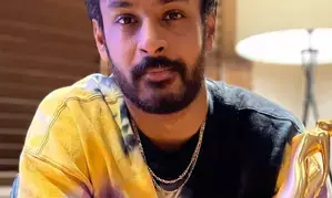 Music director Leon James honours work commitment despite dad’s demise; Wins hearts Music director Leon James honours work commitment despite dad’s demise; Wins hearts