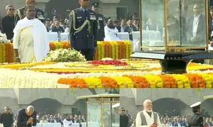 Prez Murmu, V-P Dhankhar, PM Modi pay homage to Mahatma Gandhi at Rajghat