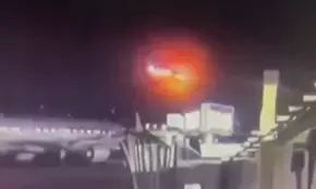 18 bodies pulled out from Potomac River after Washington plane crash (Ld)