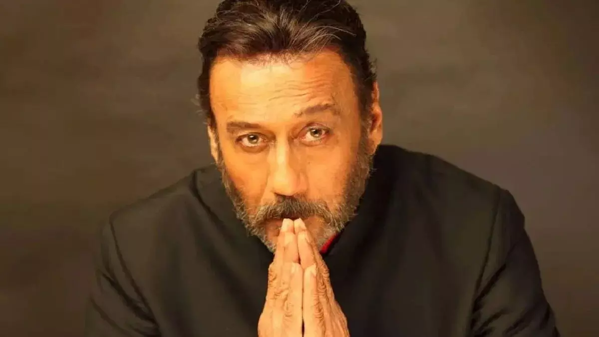 From Mumbais chawl to Bollywoods hero; a bus stand meeting changed Jackie Shroffs life From Mumbais chawl to Bollywoods hero; a bus stand meeting changed Jackie Shroffs life