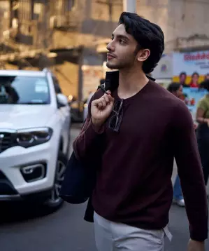 Vedang Raina looks all dapper as he wanders the streets of aamchi Mumbai