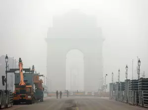 Thick fog engulfs Delhi-NCR, disrupting flight, train operations amid poor air quality Thick fog engulfs Delhi-NCR, disrupting flight, train operations amid poor air quality