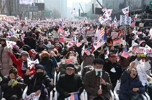 South Korea: Massive rallies in Seoul oppose, urge Yoons ouster