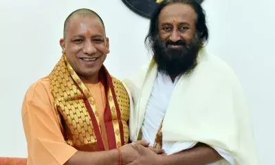 Sri Sri Ravi Shankar meets CM Yogi Adityanath in Mahakumbhnagar