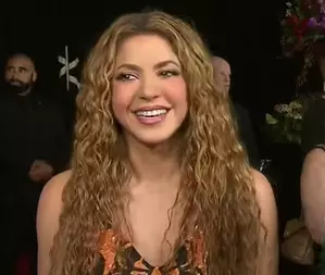 Shakira dedicates Grammy award to her ‘immigrant brothers, sisters’ Shakira dedicates Grammy award to her ‘immigrant brothers, sisters’