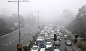 Delhi’s air quality remains in ‘very poor’ category, IMD predicts cloudy weather