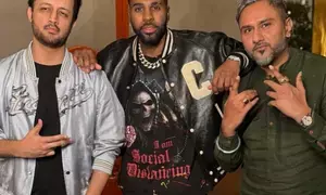 Honey Singh poses with his ‘borderless brothers’ Jason Derulo, Atif Aslam