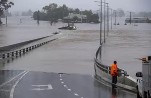 Residents warned of ongoing flood threat in Australia Residents warned of ongoing flood threat in Australia