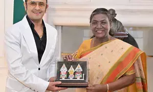 Sonu Nigam meets President of India Droupadi Murmu, performs at President’s Estate Sonu Nigam meets President of India Droupadi Murmu, performs at President’s Estate