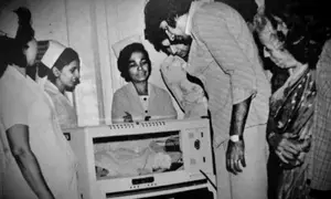 Big B shares rare picture from the day son Abhishek was born: Time has passed rapidly