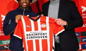 PSV Eindhoven sign Tyrell Malacia on loan from Manchester United