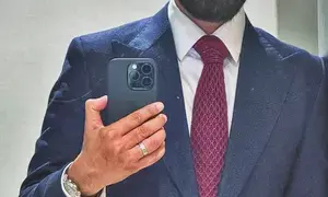 Vikrant Massey kicks off shooting for Rajkumar Hiranis new series in Goa