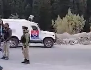 Truck driver jumps check post, dies in firing in J&K’s Baramulla Truck driver jumps check post, dies in firing in J&K’s Baramulla