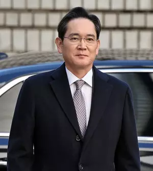 Prosecution requests panel to deliberate on whether to appeal Samsung Chairman acquittal Prosecution requests panel to deliberate on whether to appeal Samsung Chairman acquittal