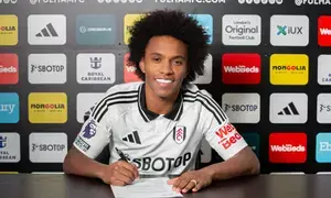 Fulham re-sign Willian as free agent