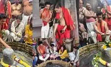 Vicky Kaushal seeks blessings at Chhatrapati Sambhaji Maharaj’s city