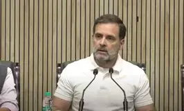 Alleging anomalies, LoP Rahul asks EC to share Maha voters list for LS, Assembly polls