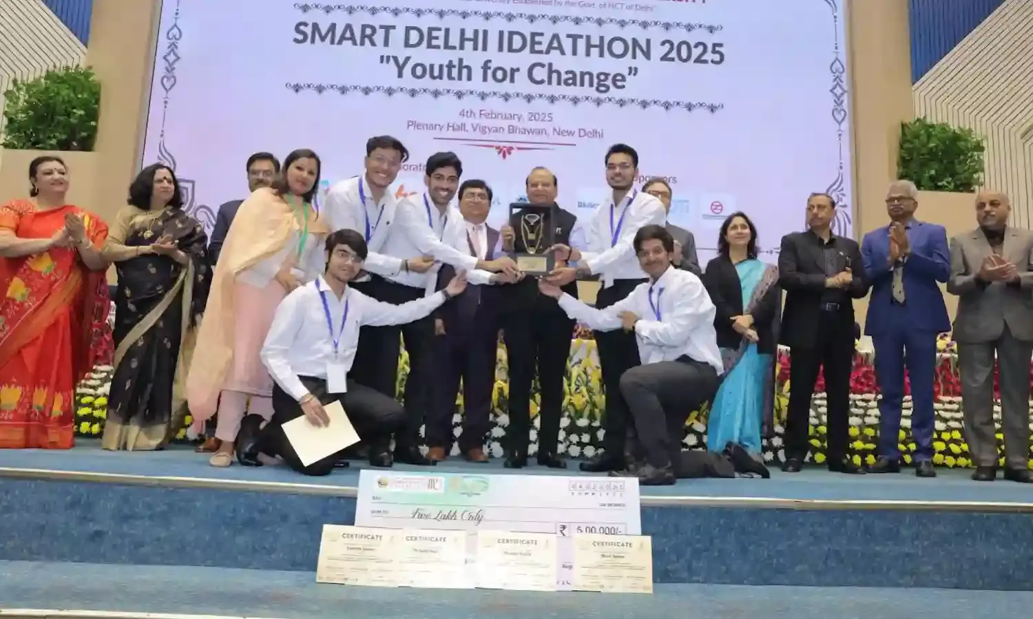 Guru Gobind Singh Indraprastha University Creates History, Wins Lieutenant Governor Trophy and Rs 5 Lakh Cash Prize