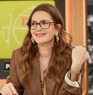 This is what Drew Barrymore has to say about sitting too close to guests in her talk show