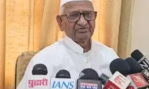 Anna Hazare blames Kejriwal’s ‘greed for money’ for AAPs setback in Delhi polls