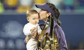 WTA Tour: Bencic wins in Abu Dhabi, becomes first mother to claim singles title since 2023