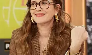 This is what Drew Barrymore has to say about sitting too close to guests in her talk show