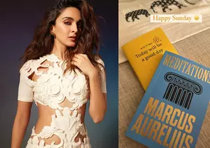 Kiara Advani gives a peek into her ‘Happy Sunday’ reads Kiara Advani gives a peek into her ‘Happy Sunday’ reads