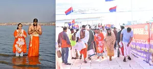 Vijay Deverakonda seek blessings at the Maha Kumbh with his mother