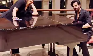 Shilpa Shirodkar, Karanveer Mehra give hilarious spin to song ‘Ruk Ja O Dil Deewane’