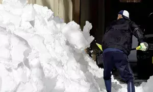 Heavy snow continues across Japan