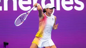 Qatar Open: Swiatek wins, Jabeur cruises and Svitolina outlasts Vondrousova in Doha
