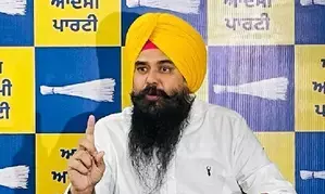 Bajwa’s own party MLAs not in touch with him, claims Punjab AAP