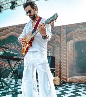 Rithvikk Dhanjani: No matter how crazy life gets, my guitar has always been my escape Rithvikk Dhanjani: No matter how crazy life gets, my guitar has always been my escape