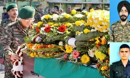 J&K: Wreath laying ceremony of two soldiers held in Akhnoor sector