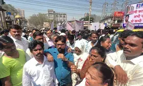 Thousands hit streets for Dharavi’s development, demand early resolution of their demands