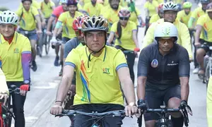 Sports Min leads Fit India Sundays on Cycle in Mumbai, propagates PMs message to fight obesity
