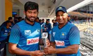 Jayasuriya presents ICC Mens Emerging Cricketer of the Year award to Kamindu Mendis