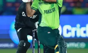 Hafeez slams Pakistan’s decision to risk injured Fakhar in opener against NZ