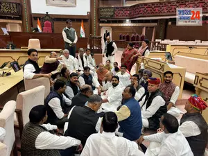 Suspended Congress MLAs make arrangements for bedding in Rajasthan Assembly Suspended Congress MLAs make arrangements for bedding in Rajasthan Assembly