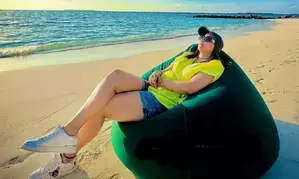 Hina Khan shares a glimpse of her ‘queen size’ life