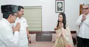 Did not discuss politics, says IUML supremo after meeting Mahua Moitra and Derek O’Brien Did not discuss politics, says IUML supremo after meeting Mahua Moitra and Derek O’Brien