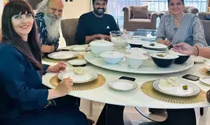 Kangana Ranaut dines with director Vijay in his new house