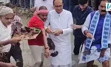 Shivraj Singh Chouhan meets Makhana farmers in Darbhanga ahead of PM Modis Bhagalpur rally