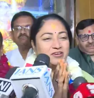 Delhi CM Rekha Gupta offers prayers at Gauri Shankar temple on Maha Shivratri Delhi CM Rekha Gupta offers prayers at Gauri Shankar temple on Maha Shivratri