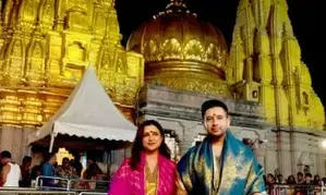 Parineeti Chopra, Raghav Chadha offer prayers at Kashi Vishwanath Temple