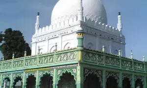 Security beefed up ahead of Shivling puja at Laadle Mashak Dargah in Ktakas Kalaburagi