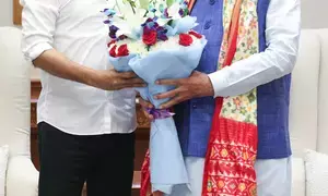 Telangana CM seeks PM’s nod for Hyderabad Metro expansion, other infra projects (Lead)