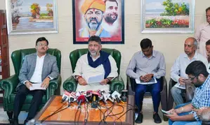 Am Congressman by birth: Shivakumar dismisses reports of his getting close to BJP