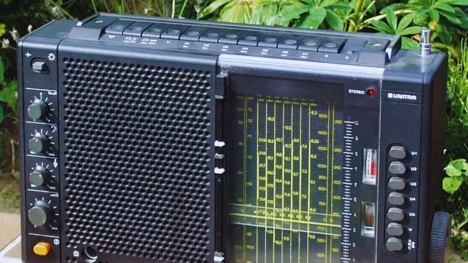 Bihar Krishi Radio Empowers Farmers with Information on Government Schemes and Modern Agriculture