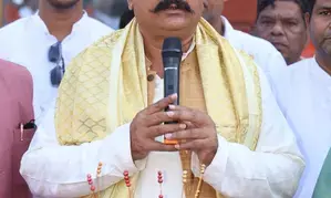 Will overthrow ideologies that insult Chhatrapati Shivaji from cliff of Takmak Tok: Maha Congress